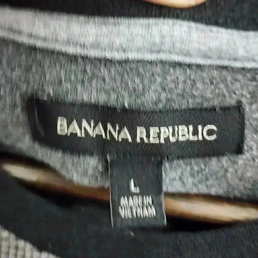 Banana Republic Men's L Waffle Knit Crew neck Long Sleeve pullover Shirt